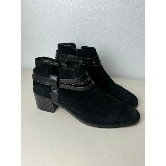 Clarks 8.5 Breccan Shine Bootie Black Suede Strappy Ankle Boots Booties Western - Picture 1 of 7